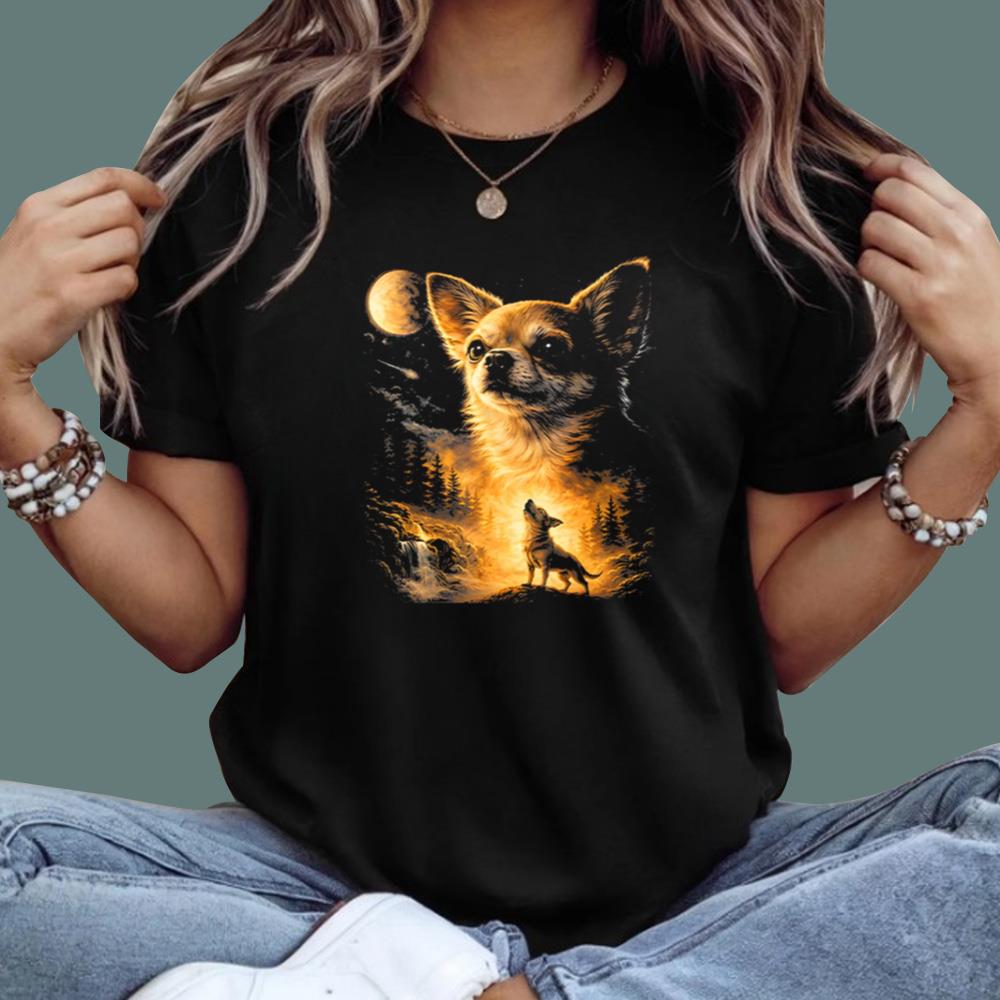 Chihuahua Howling To The Moon t-Shirt