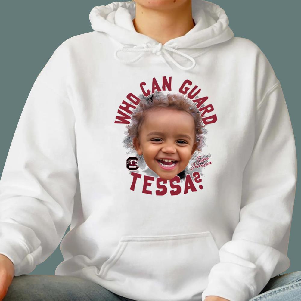 Chloe Kitts Who can guard Tessa T-Shirt