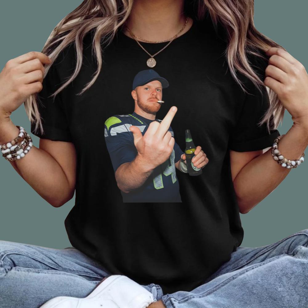 Ernest Jones Sam Darnold Middle Finger T-Shirt - TeeDragons