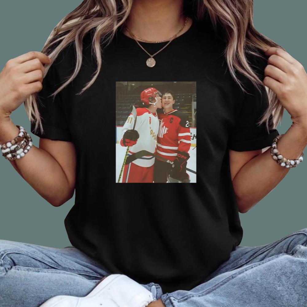 Ilya Rozanov Licks Shane Hollander T-Shirt