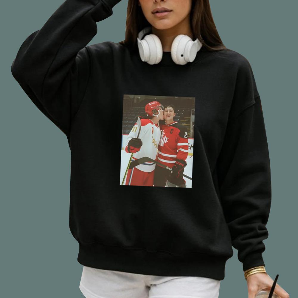 Ilya Rozanov Licks Shane Hollander T-Shirt