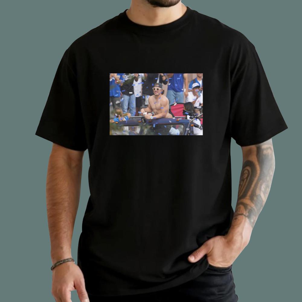 Kike Hernandez Bare Ass Hanging Out During The Parade T-Shirt