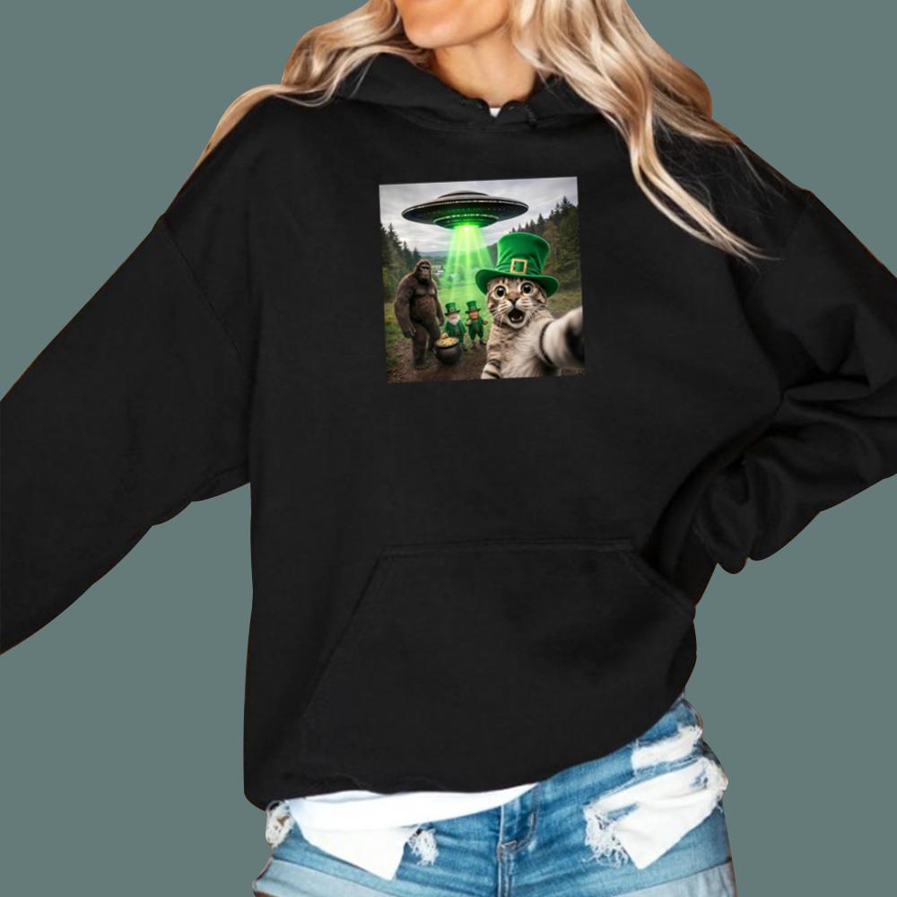St Patrick’s Day Funny Cat Selfie T-Shirt