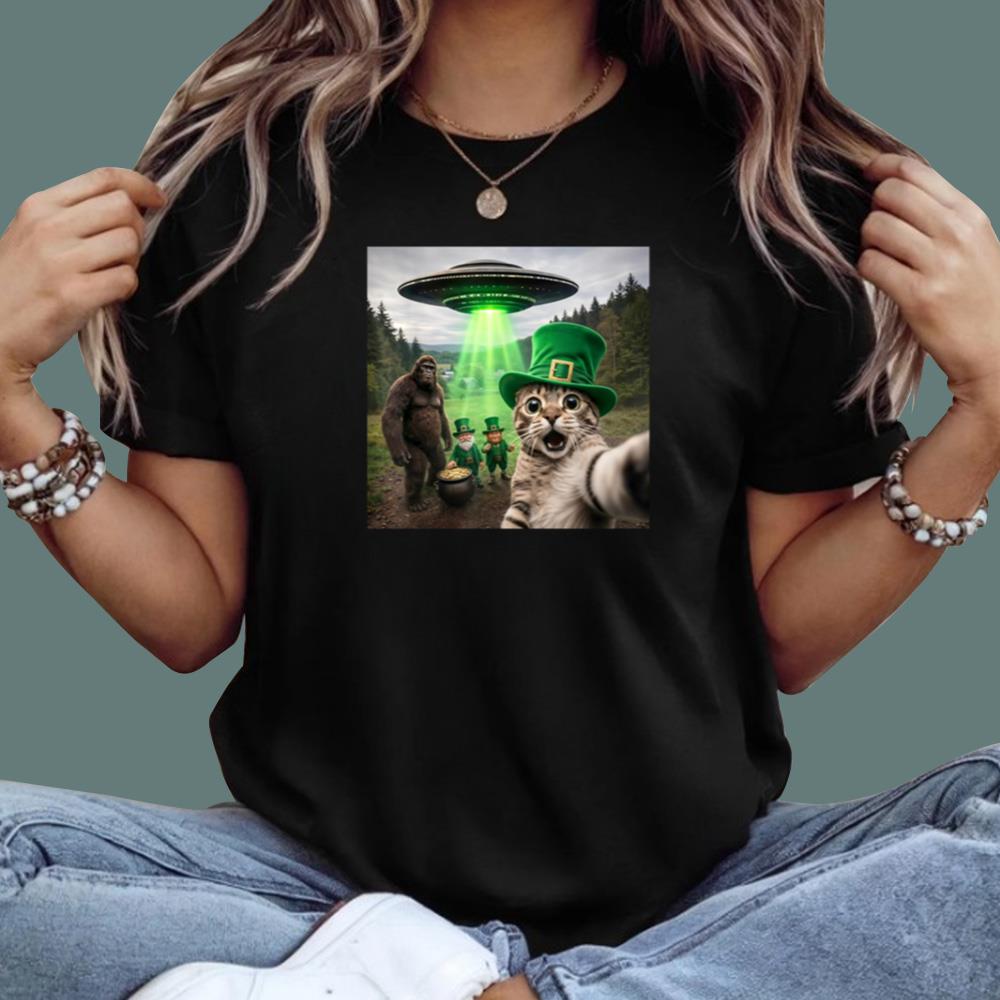 St Patrick’s Day Funny Cat Selfie T-Shirt